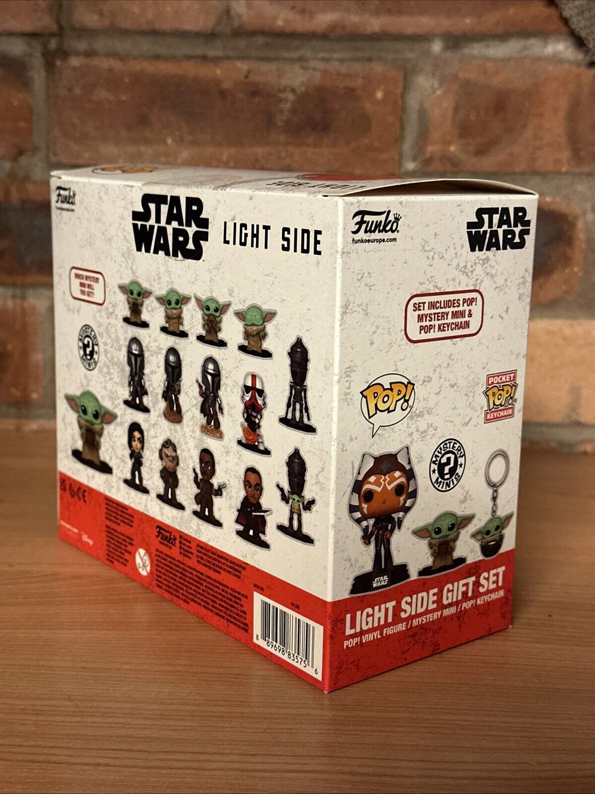 FUNKO POP ! STAR WARS Ahsoka Tano LIGHT SIDE GIFT SET SPECIAL ED Vader Keyring - SOScollectible