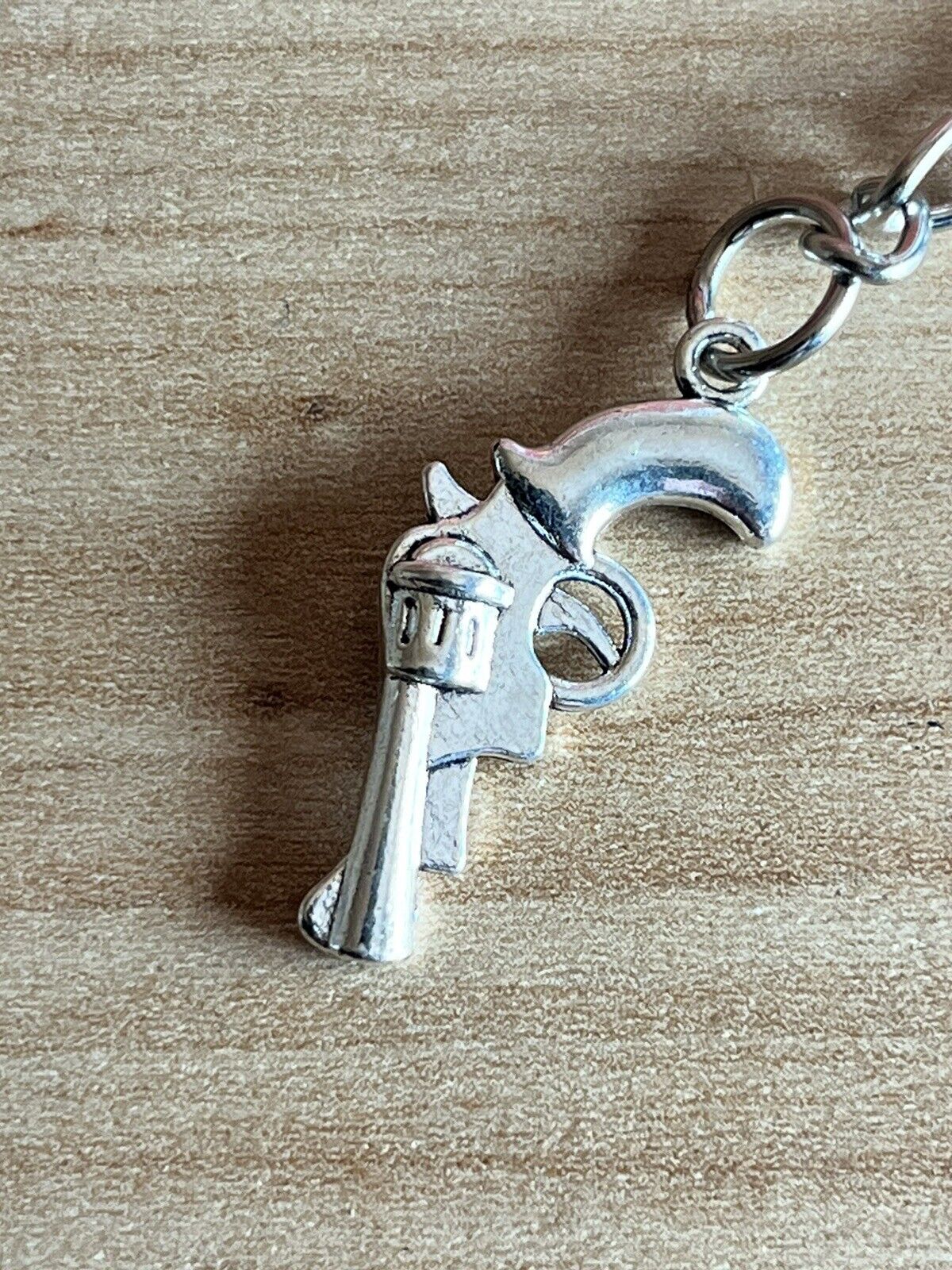 Gun Revolver Keyring Key Ring Handgun Cowboy Gangster 10 To Collect - SOScollectible