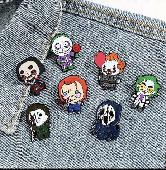 Horror Pin Set x7 Chucky Billy IT Myers Beetle juice Scream Pin Badge gift bag - SOScollectible