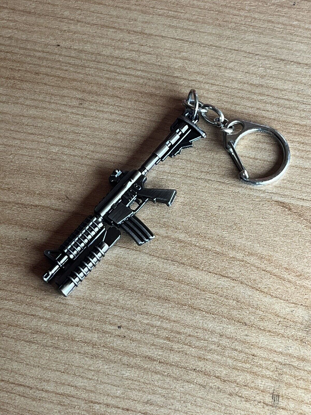 METAL REPLICA M16 ASSAULT RIFLE LAUNCHER MACHINE GUN KEYRING 6cmCOD Vietnam - SOScollectible