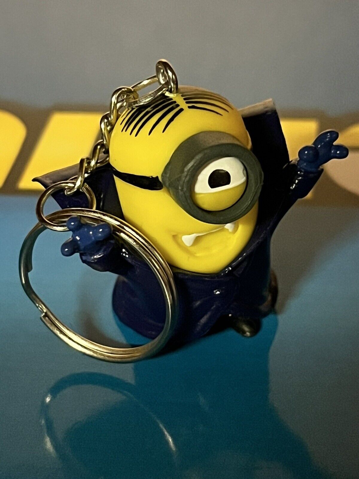 Minions Vampire Kevin Stuart Bob Despicable Keyring Gift bag Keychain Pendant - SOScollectible