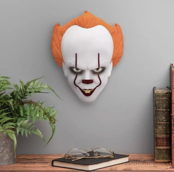 Official IT Pennywise Mask Light, Free Standing Wall Mountable Halloween Gift - SOScollectible