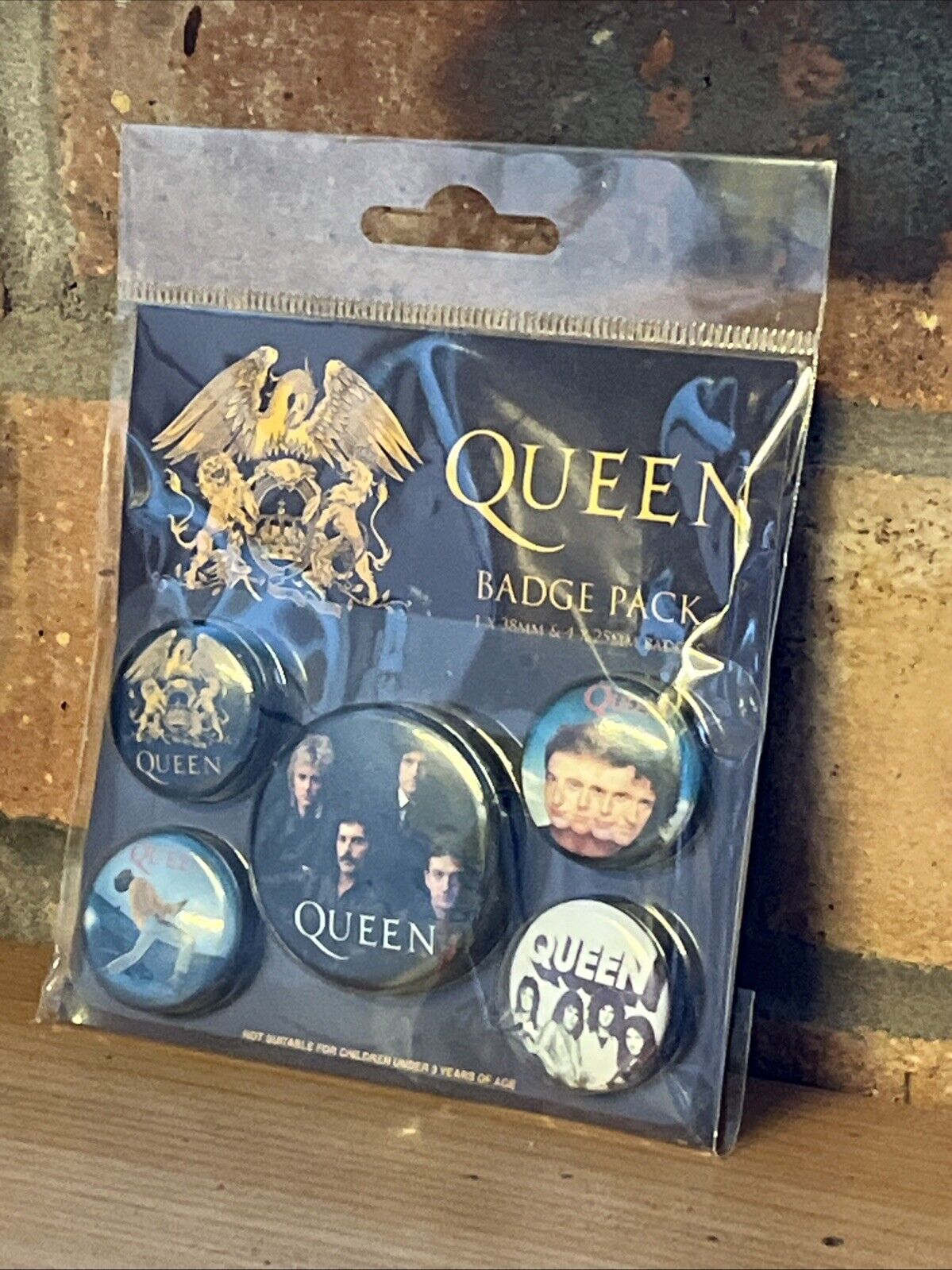 Queen Pack 5 Badges Classic Badge Pack 806716 Rock Band Gift Ltd Ed - SOScollectible