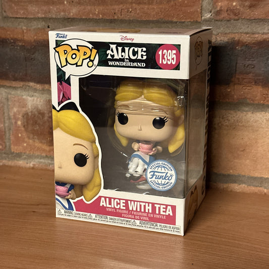 FUNKO POP! Disney Alice In Wonderland Alice With Tea #1395 Special Edition