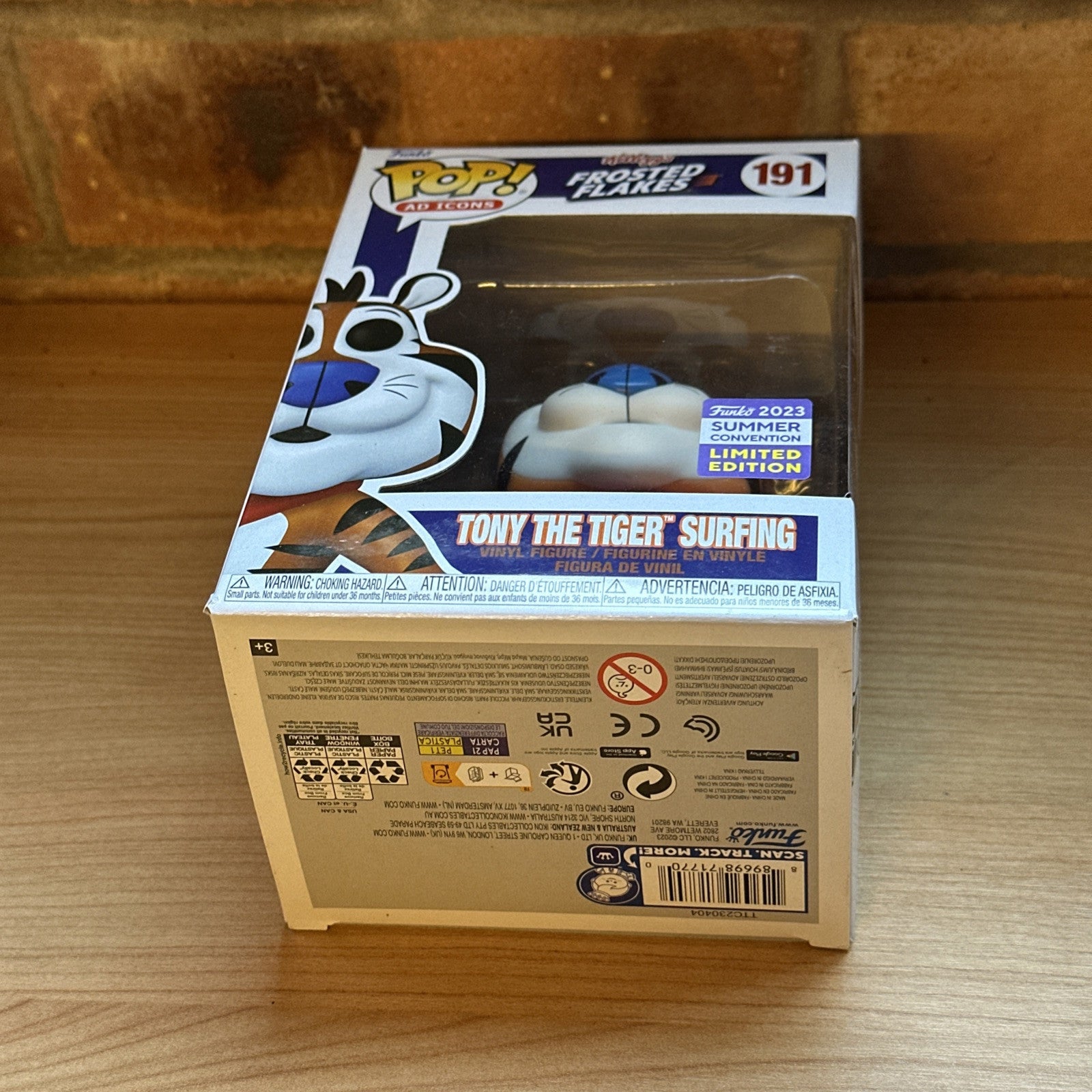 SDCC 2023 EXCLUSIVE STICKER FUNKO POP SURFING TONY THE TIGER KELLOGG'S Con Exc