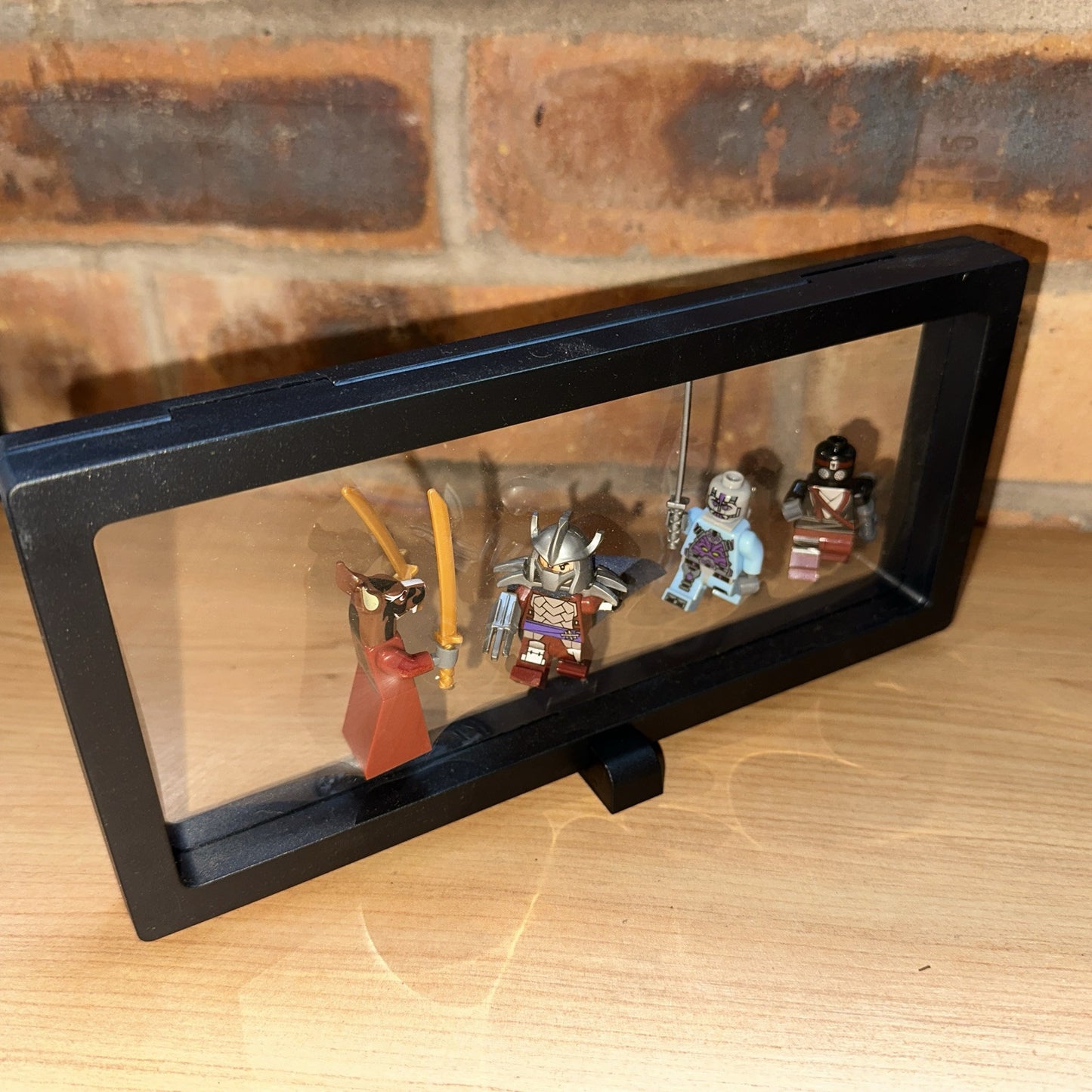 Brick Mini Figure Display Case & 4 Figures TMNT Splinter Vs Shredder