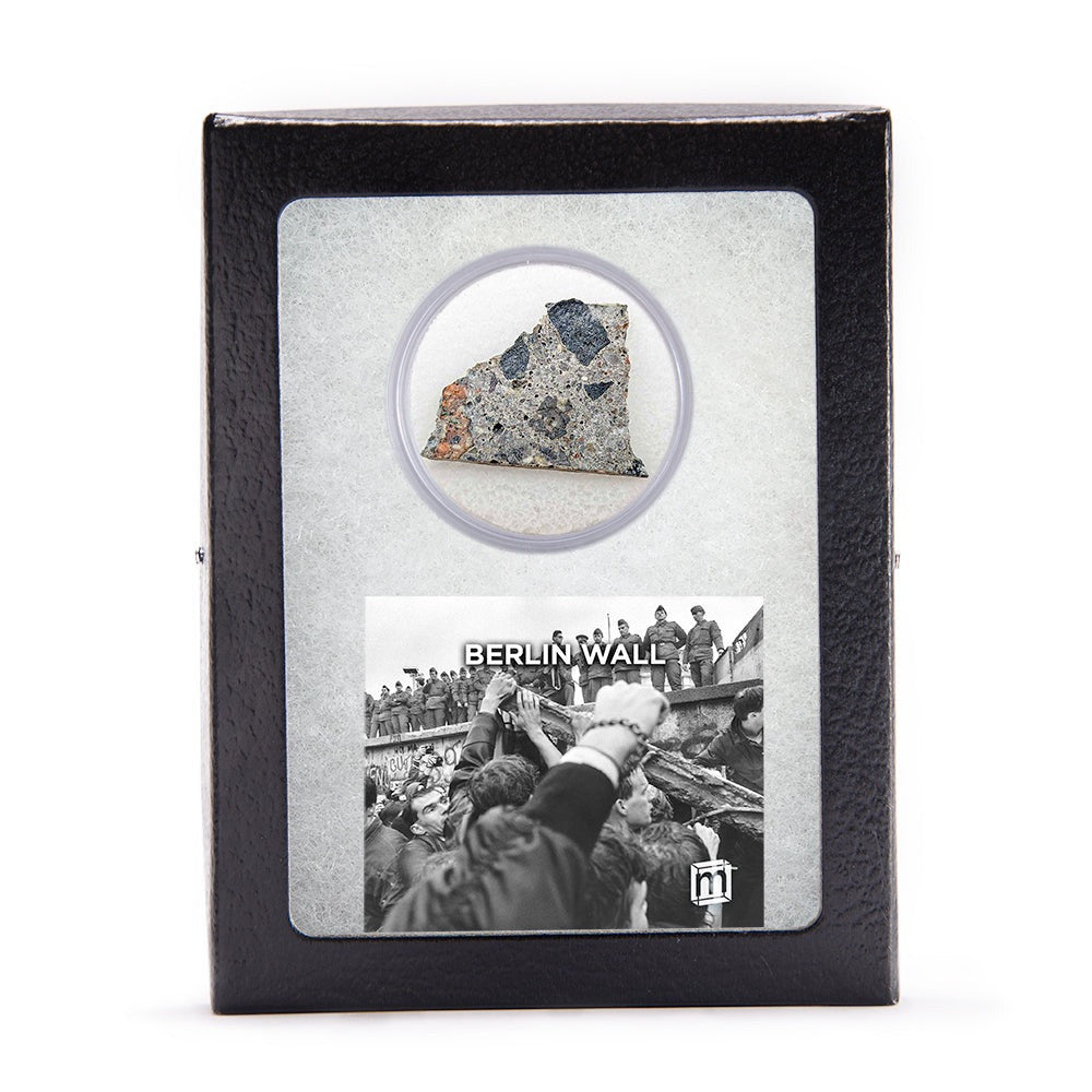 Mini Museum A Piece of the Berlin Wall in a Ryker Box Genuine With COA gift0