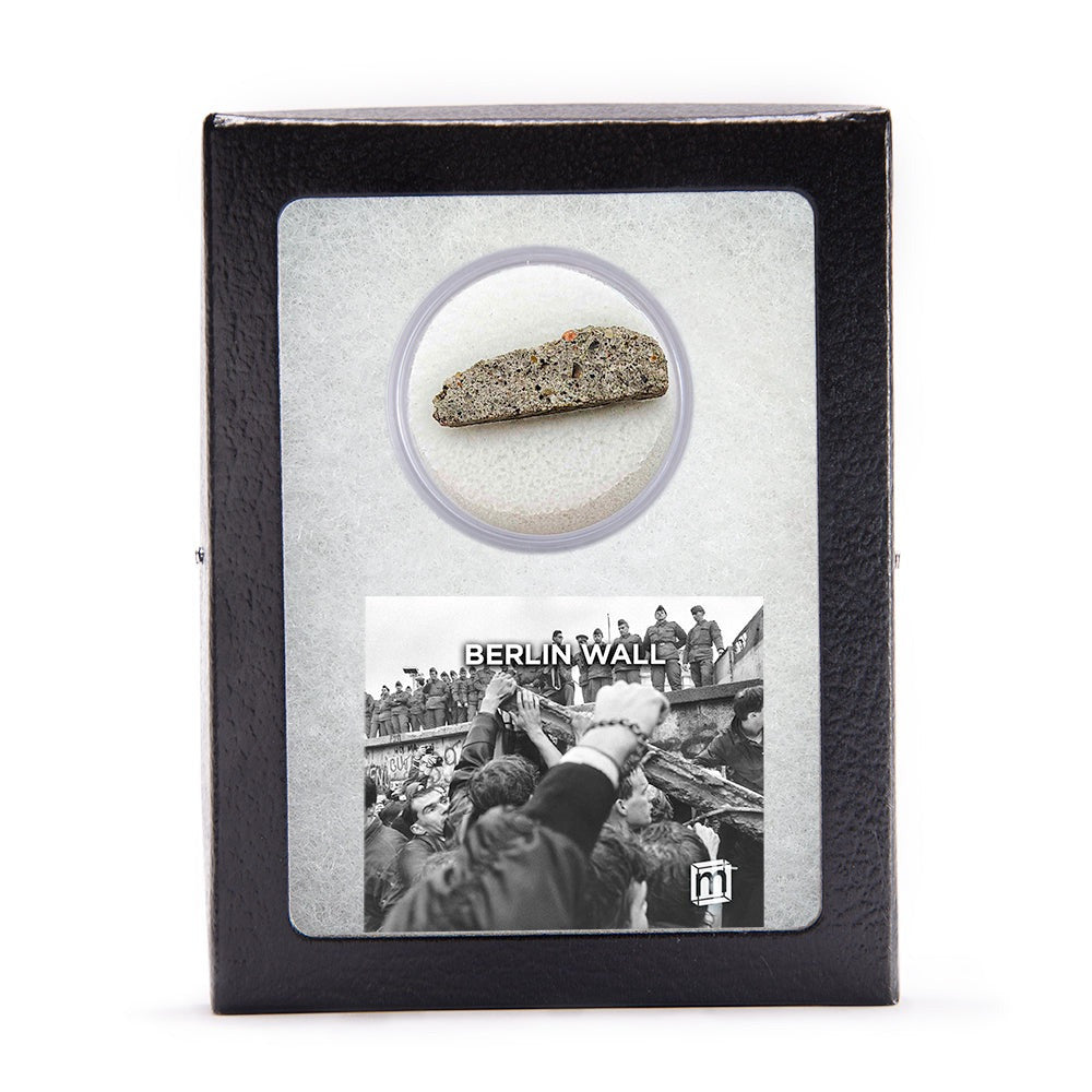 Mini Museum A Piece of the Berlin Wall in a Ryker Box Genuine With COA gift3