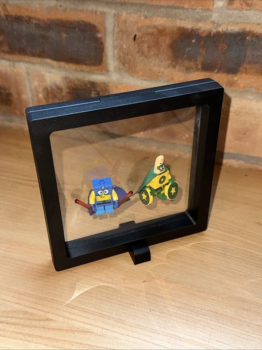 Brick Mini Figure Display Case & 2 Figures SpongeBob And Patrick Superheroes