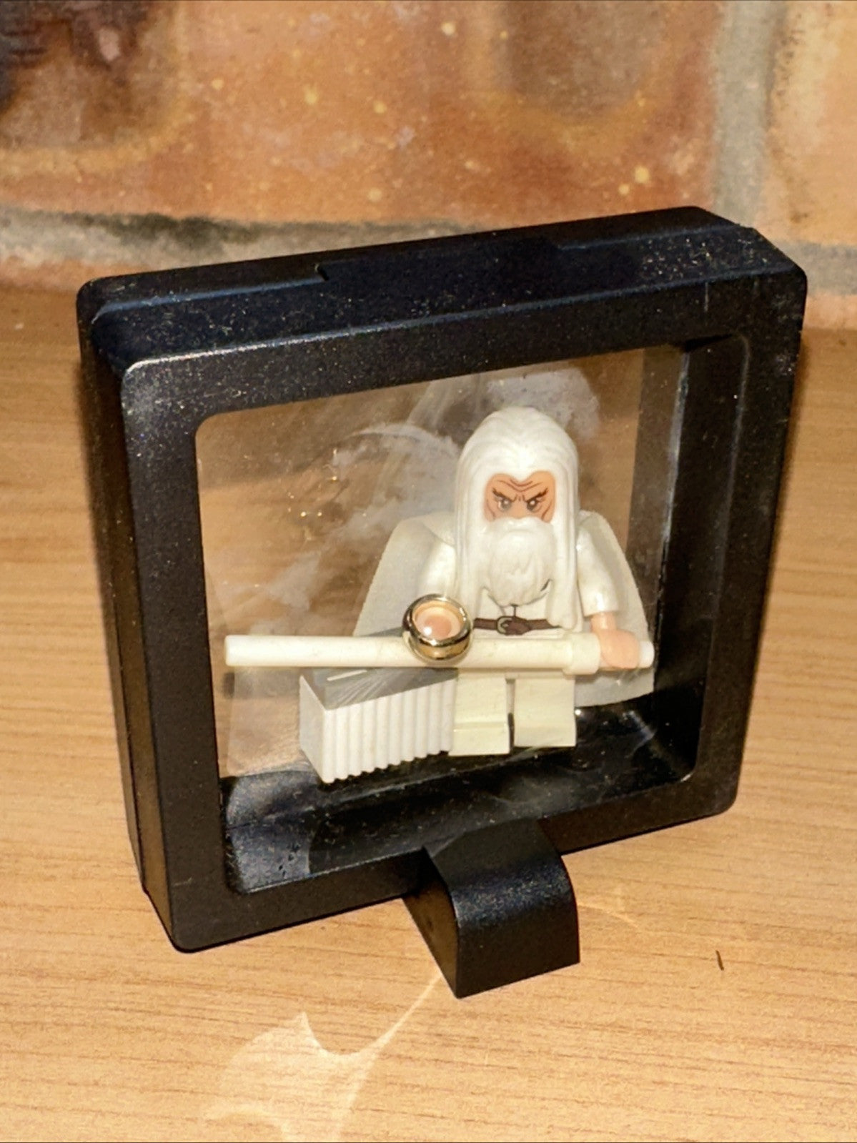 Brick Mini Figure Display Case With Gandalf The White And The Ring LOTR