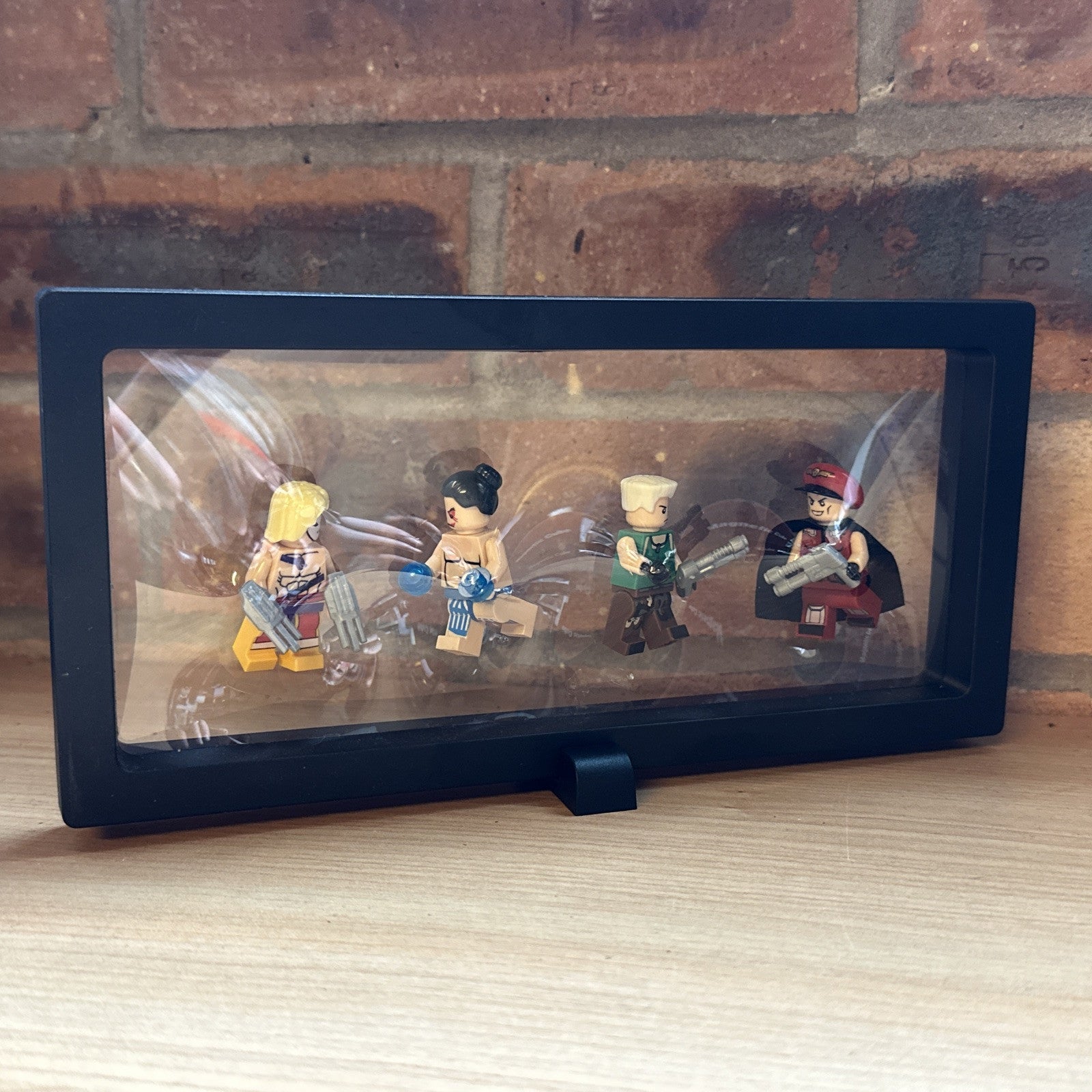 Brick Mini Figure Display Case & 4 Figures Streetfighter Gaming Scene