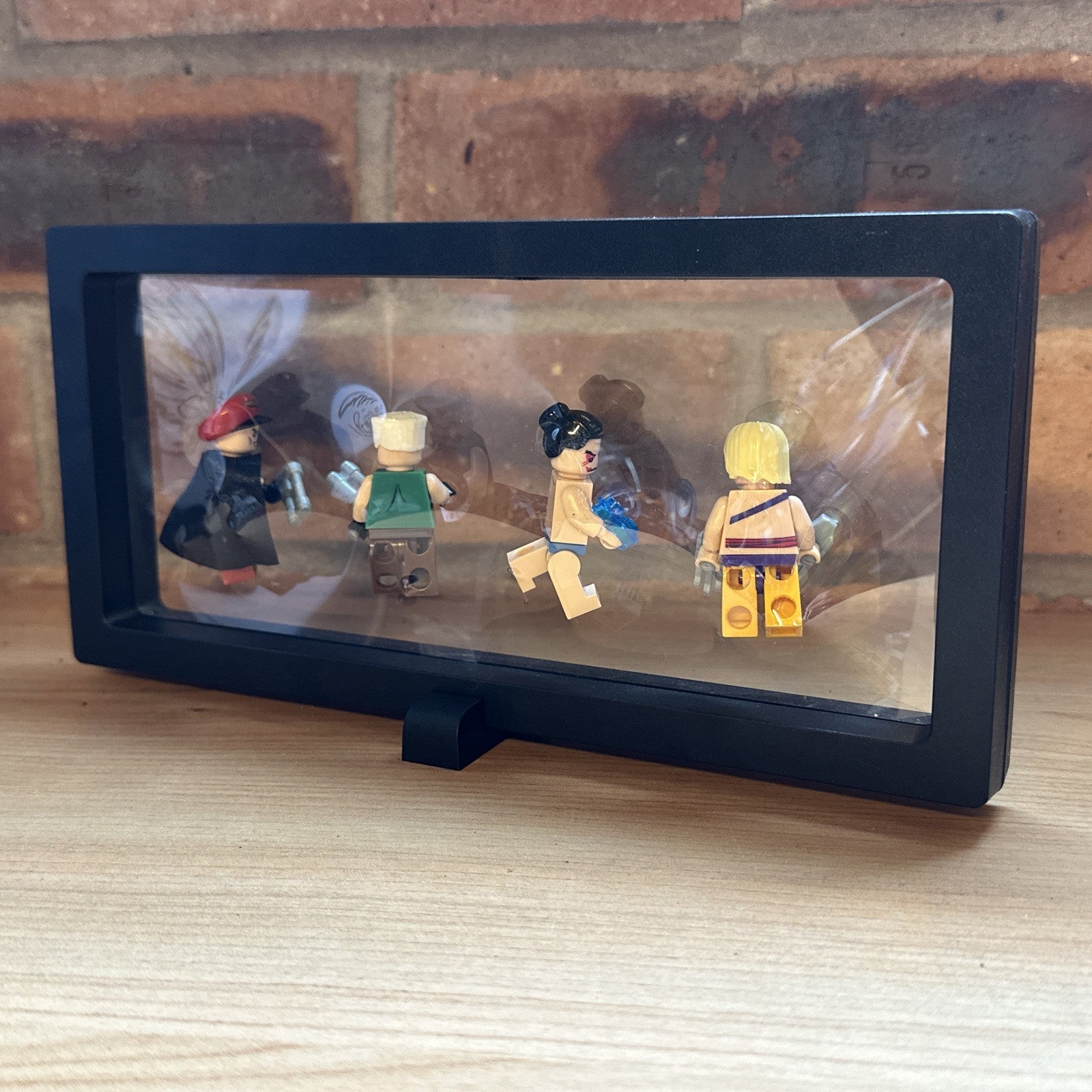 Brick Mini Figure Display Case & 4 Figures Streetfighter Gaming Scene