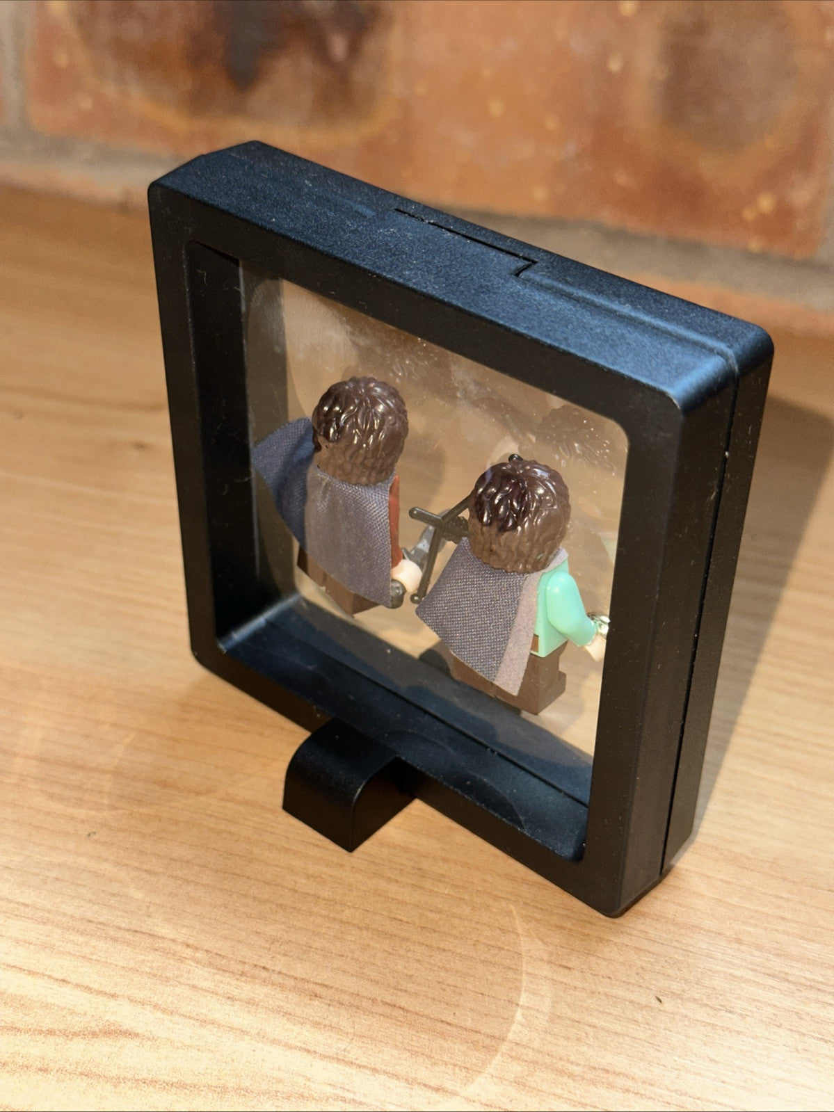Brick Mini Figure Display Case With 2 Frodo S  Lord Of The Rings LOTR Battle2