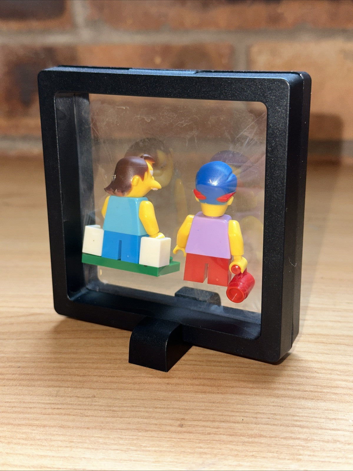 Brick Mini Figure Display Case The Simpsons Millhouse Being Bullied By Nelson