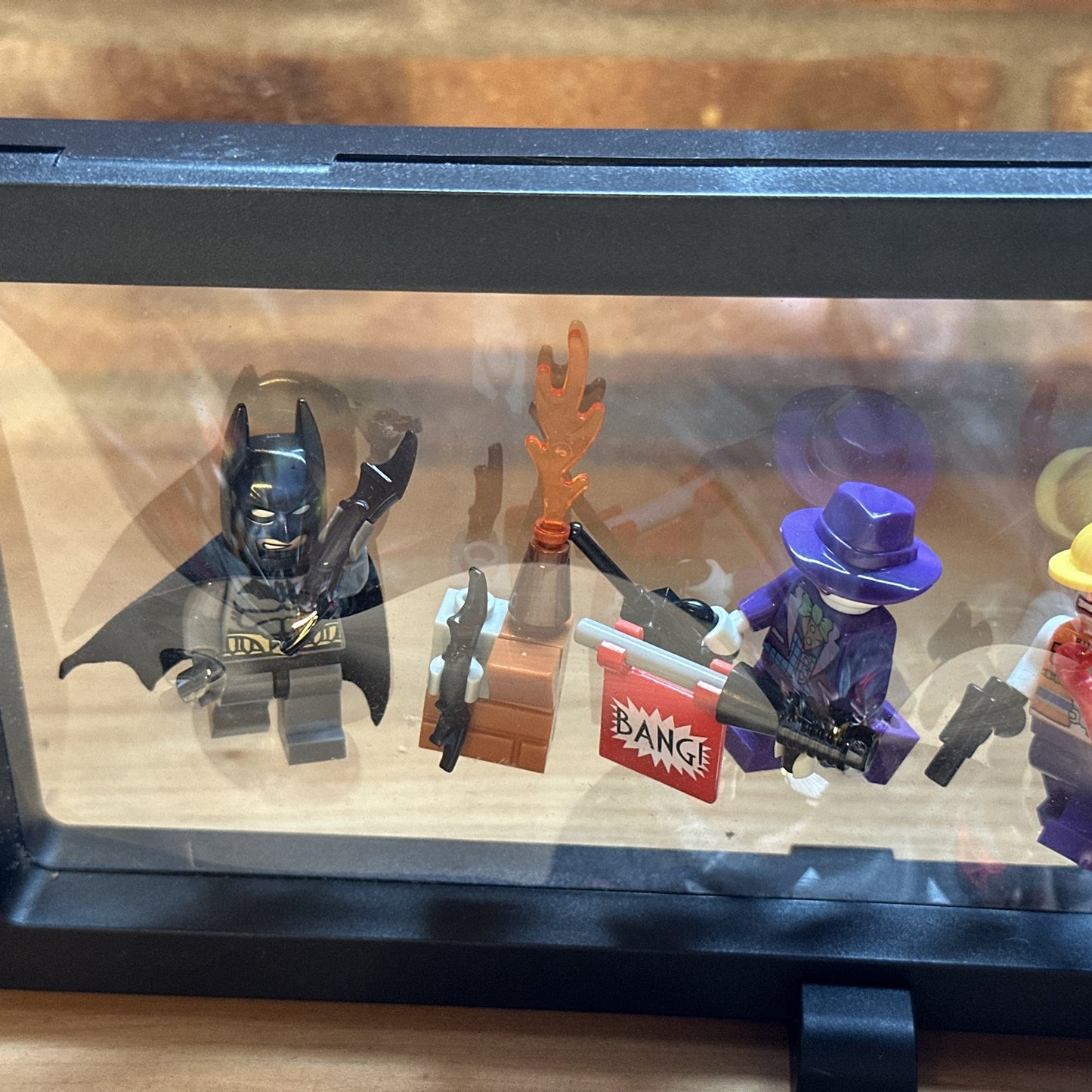 Brick Mini Figure Batman Display Case & 4 Figures Batman Vs Joker & Penguin