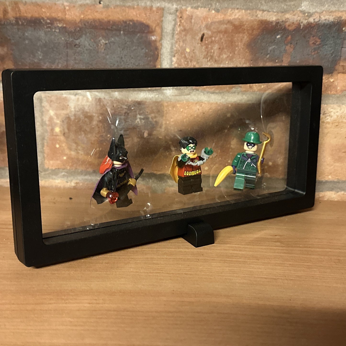 Brick Mini Figure Display Case & 3 Figures Batwoman Saves Robin From The Riddler