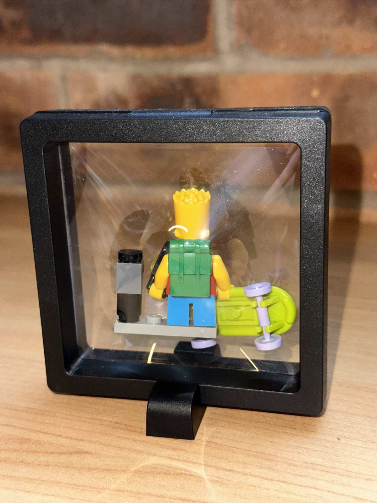 Brick Mini Figure Display Case The Simpsons With Bart Skateboarding Scene