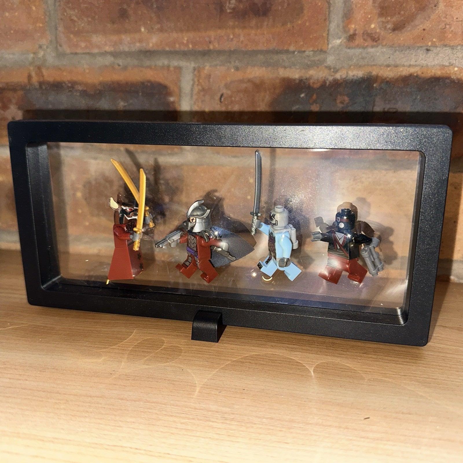 Brick Mini Figure Display Case & 4 Figures TMNT Splinter Vs Shredder
