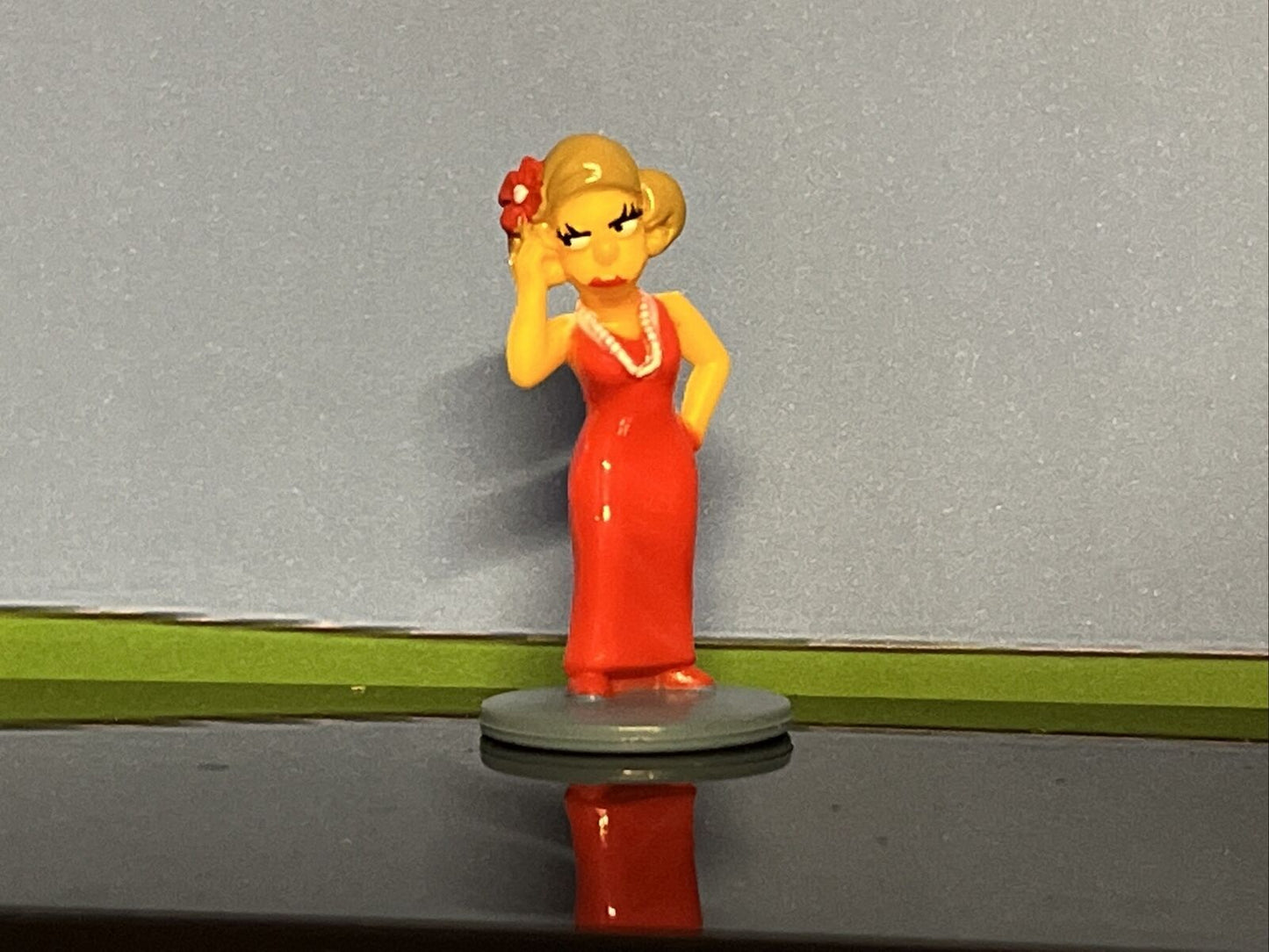 The Simpsons Figure Vintage 1920’s Speakeasy Set Sexy Edna Crabappel gify bag - SOScollectible