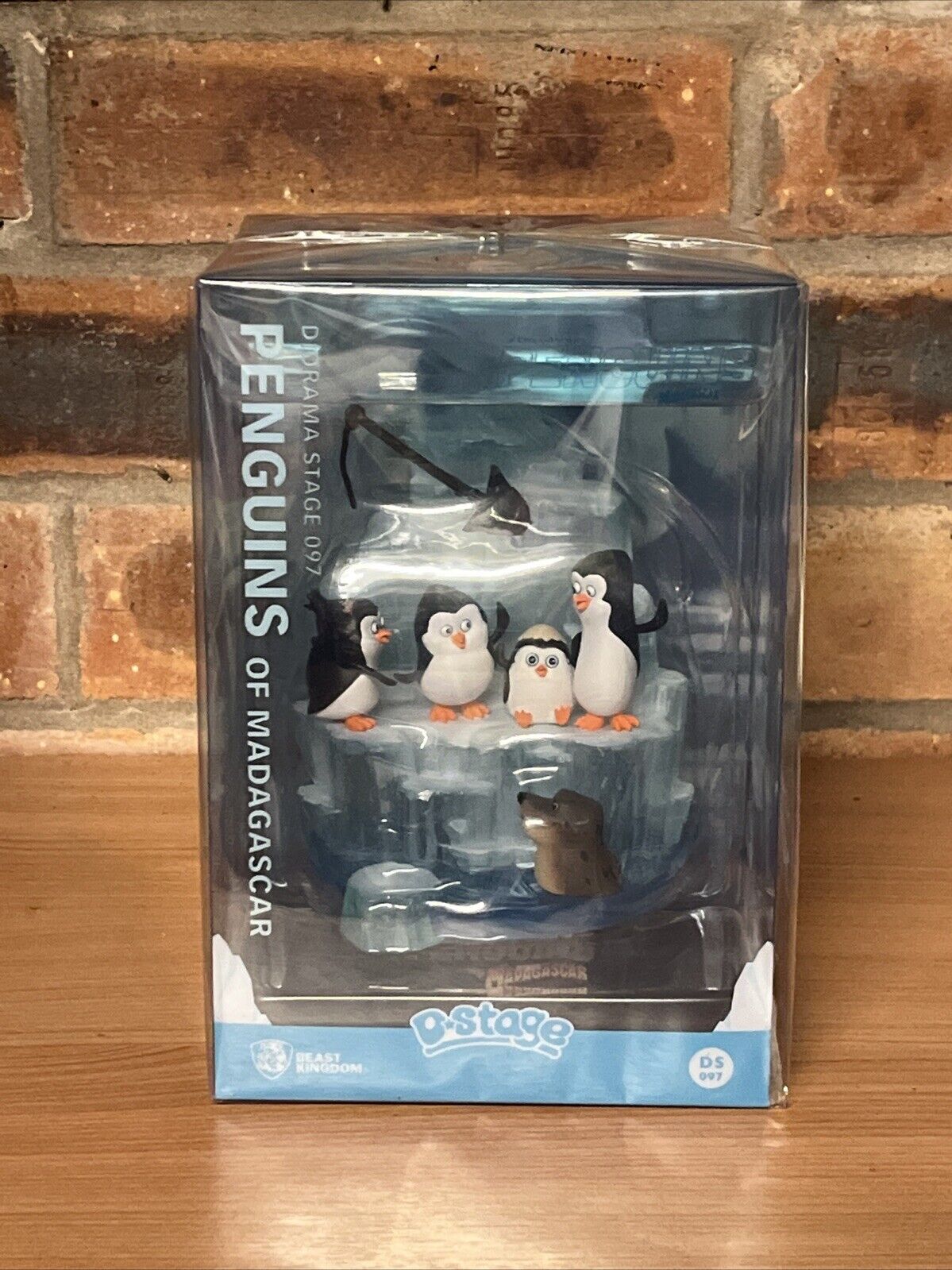 WB Beast Kingdom - Penguins of Madagascar DS - 097 Diorama Stage 6" Statue - SOScollectible