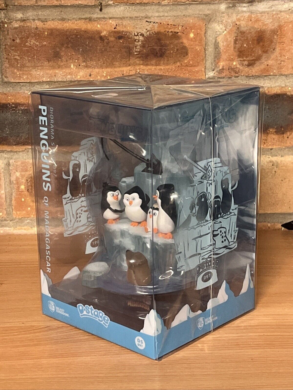 WB Beast Kingdom - Penguins of Madagascar DS - 097 Diorama Stage 6" Statue - SOScollectible